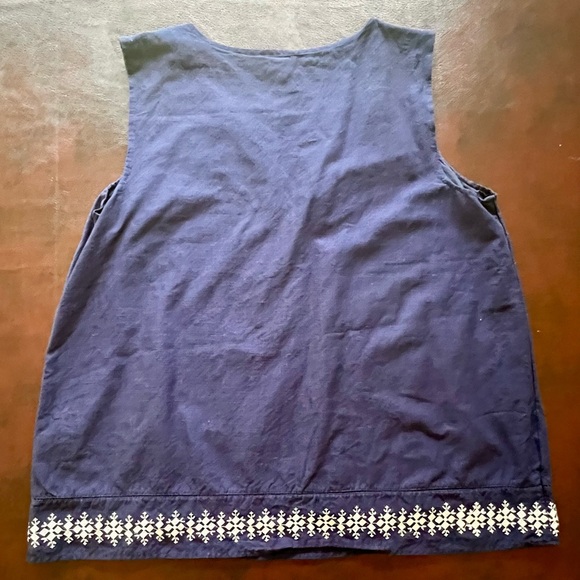 Vineyard Vines Sleeveless Embroidered Top, size XL - Picture 2 of 4